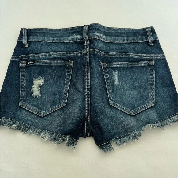 LIRA Shorts Womens Juniors 5 Denim Crochet Distressed Jeans NWT - Picture 2 of 6